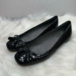 Stuart Weitzman Snakeskin Patent Leather Bow Tassel Flats 7.5